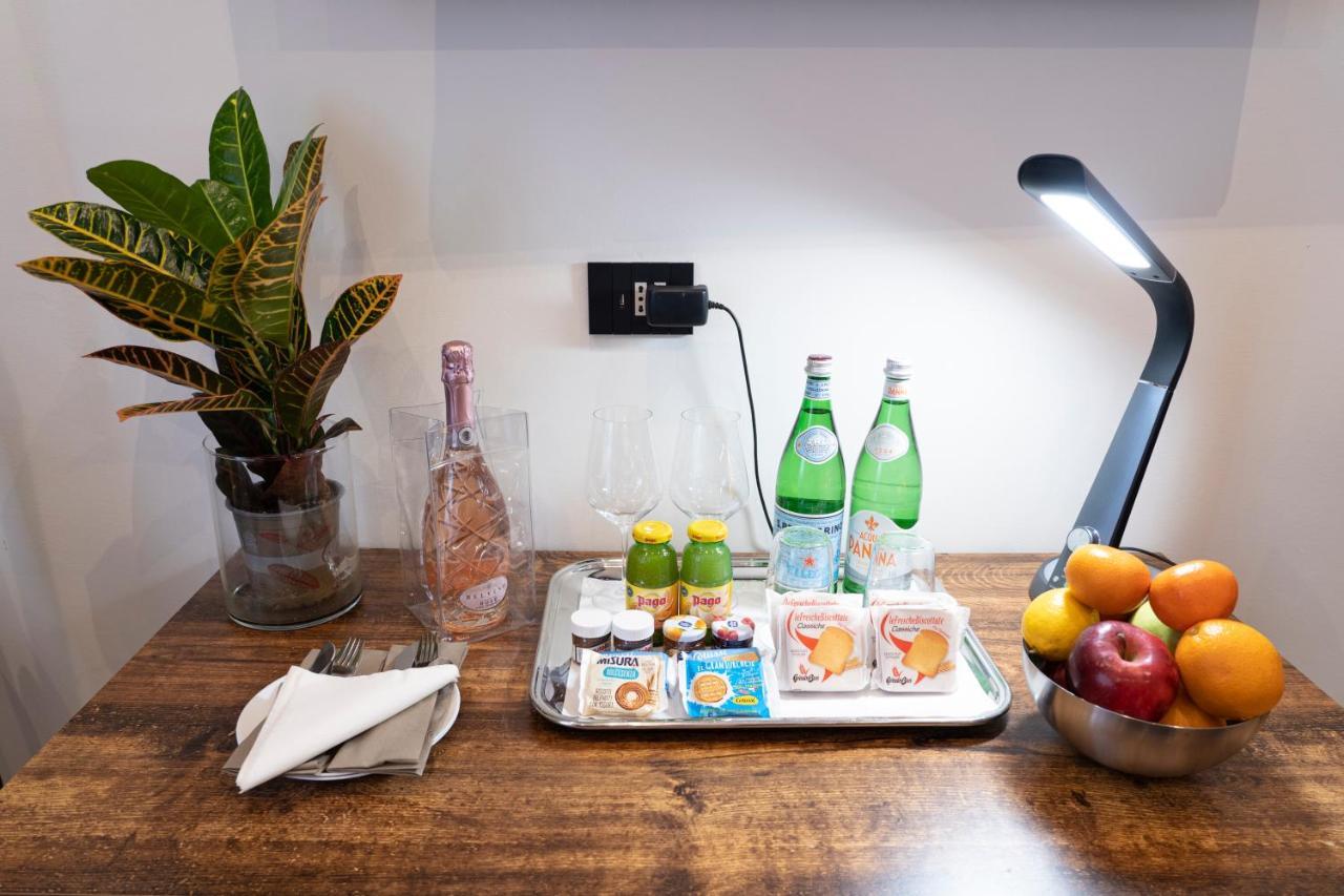 Varese Suites Εξωτερικό φωτογραφία