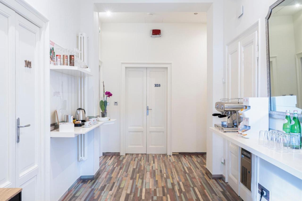 Varese Suites Εξωτερικό φωτογραφία